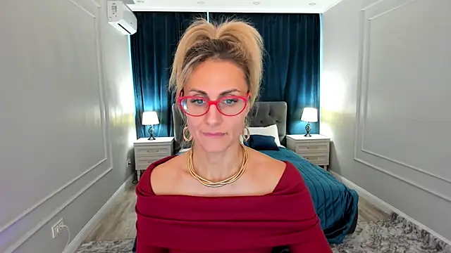 MuseOfStage online show from December 2, 11:26 am