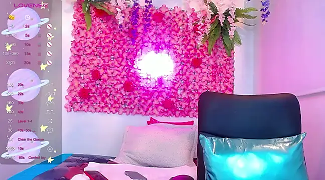 BLONDE SEXYHOT online show from March 22, 3:53 pm