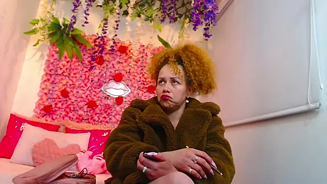 BLONDE SEXYHOT online show from October 17, 3:10 am