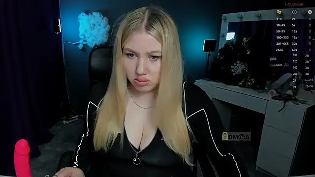 Snapshot of juli_kisss chatting on January 14, 7:32 pm juli kisss online show from January 14, 7:32 pm