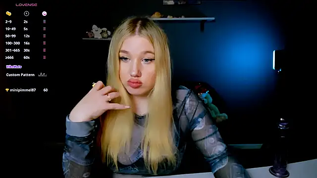 Snapshot of juli_kisss chatting on January 16, 1:58 am juli kisss online show from January 16, 1:58 am