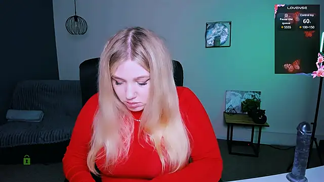 Snapshot of juli_kisss chatting on January 21, 7:39 pm juli kisss online show from January 21, 7:39 pm