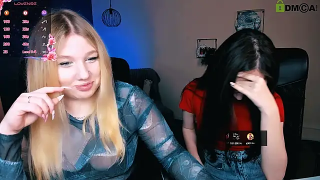 Snapshot of juli_kisss chatting on March 12, 7:38 pm juli kisss online show from March 12, 7:38 pm