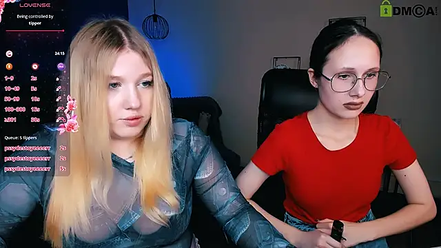 Snapshot of juli_kisss chatting on March 12, 10:39 pm juli kisss online show from March 12, 10:39 pm