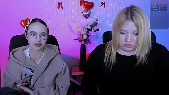 Snapshot of juli_kisss chatting on March 30, 8:43 pm juli kisss online show from March 30, 8:43 pm