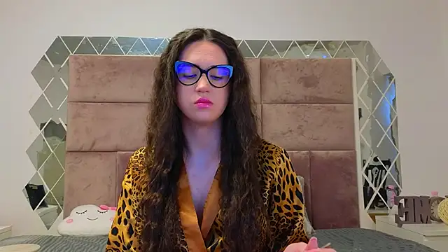 Snapshot of SweetScribe chatting on February 12, 6:51 am SweetScribe online show from February 12, 6:51 am