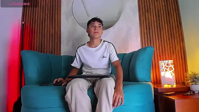 Austin Cardieff online show from January 29, 11:35 pm