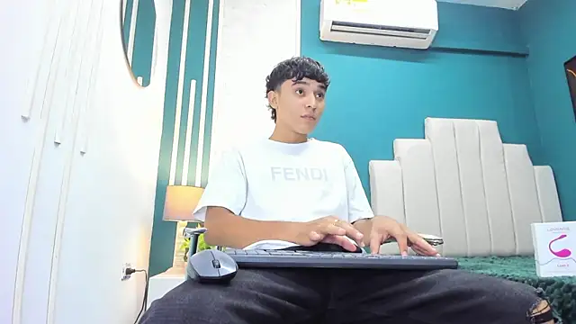 Austin Cardieff online show from February 3, 8:03 pm