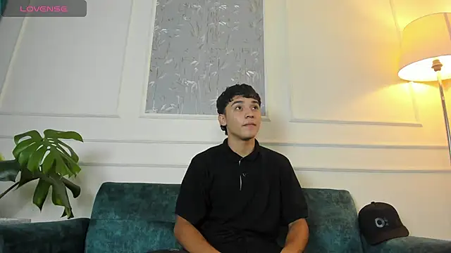 Austin Cardieff online show from February 28, 3:26 am