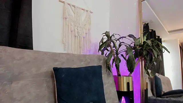 aaroncolombia online show from April 21, 10:56 pm