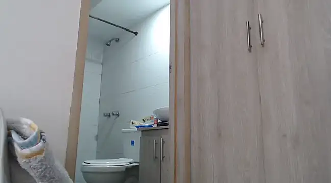 Skarlet Adams28 online show from December 10, 7:11 pm