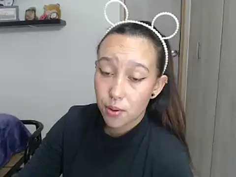 Skarlet Adams28 online show from December 28, 10:34 pm