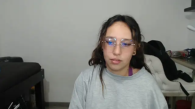 Skarlet Adams28 online show from February 6, 2:00 am