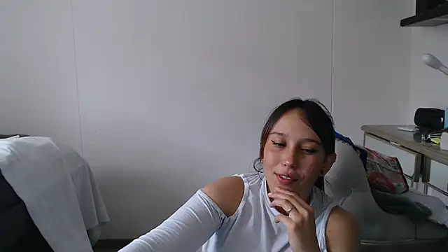 Skarlet Adams28 online show from February 12, 7:35 pm