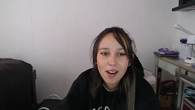 Skarlet Adams28 online show from March 6, 2:51 pm