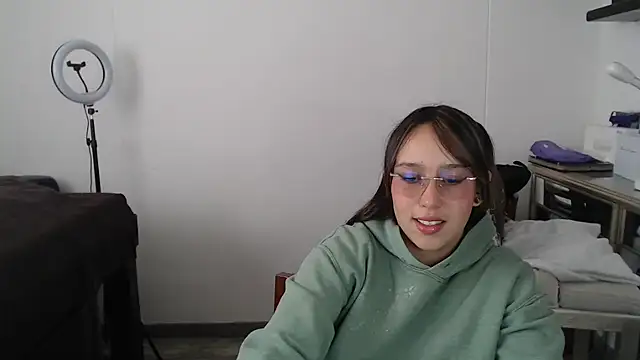 Skarlet Adams28 online show from March 10, 7:29 pm