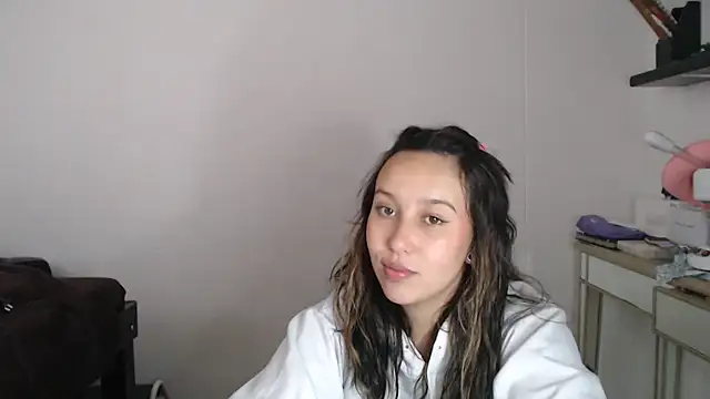 Skarlet Adams28 online show from March 17, 10:17 pm