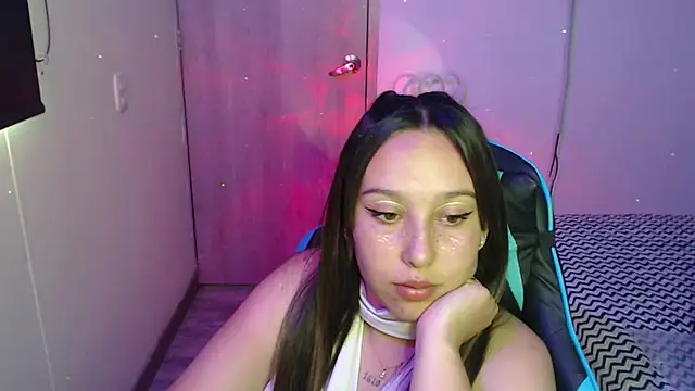 Skarlet Adams28 online show from March 12, 7:09 pm