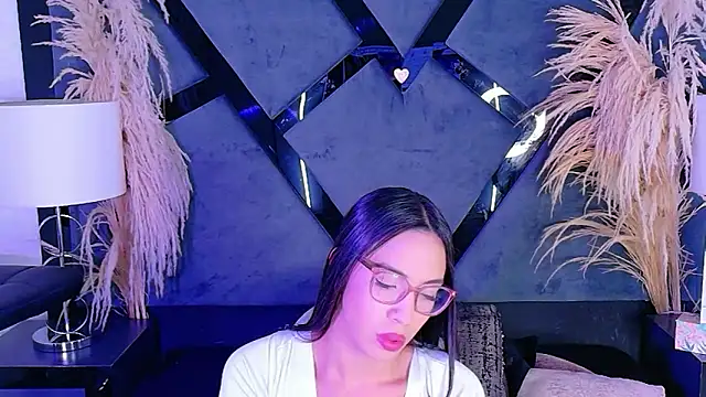 KylieWhite online show from October 30, 8:53 pm