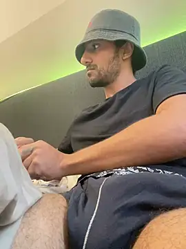 hard macoor12 online show from December 13, 1:44 pm