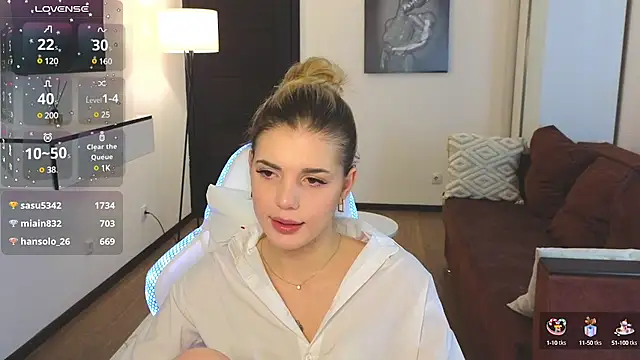 adrianawow1 online show from March 19, 3:30 am