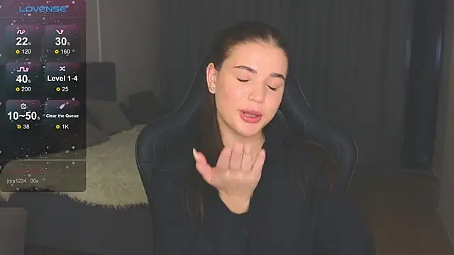 adrianawow1 online show from October 31, 1:28 am