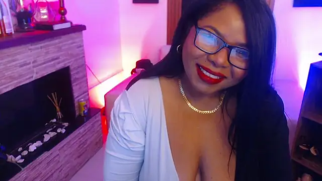 Snapshot of Keilathompson chatting on June 3, 10:29 am Keilathompson online show from June 3, 10:29 am