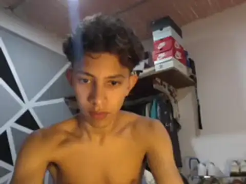 ferchitibellako online show from December 31, 1:26 am