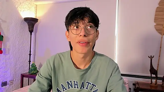 Snapshot of alexandersawyer chatting on December 28, 12:03 pm alexandersawyer online show from December 28, 12:03 pm