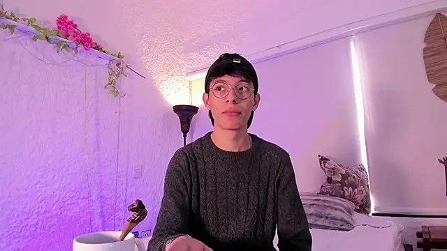 Snapshot of alexandersawyer chatting on January 6, 12:35 pm alexandersawyer online show from January 6, 12:35 pm