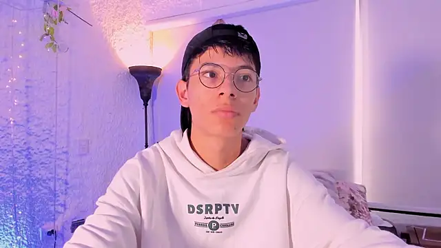 Snapshot of alexandersawyer chatting on January 9, 12:19 pm alexandersawyer online show from January 9, 12:19 pm