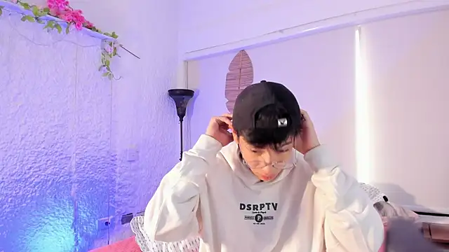 Snapshot of alexandersawyer chatting on January 10, 12:15 pm alexandersawyer online show from January 10, 12:15 pm