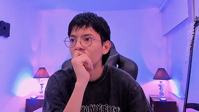 Snapshot of alexandersawyer chatting on January 23, 2:07 pm alexandersawyer online show from January 23, 2:07 pm