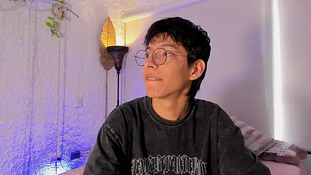 Snapshot of alexandersawyer chatting on January 23, 8:13 pm alexandersawyer online show from January 23, 8:13 pm