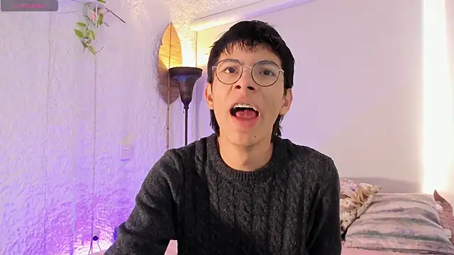 Snapshot of alexandersawyer chatting on January 24, 12:20 pm alexandersawyer online show from January 24, 12:20 pm