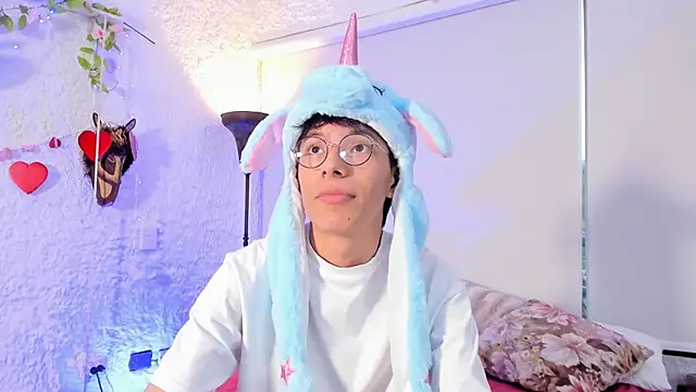 Snapshot of alexandersawyer chatting on February 27, 11:52 am alexandersawyer online show from February 27, 11:52 am