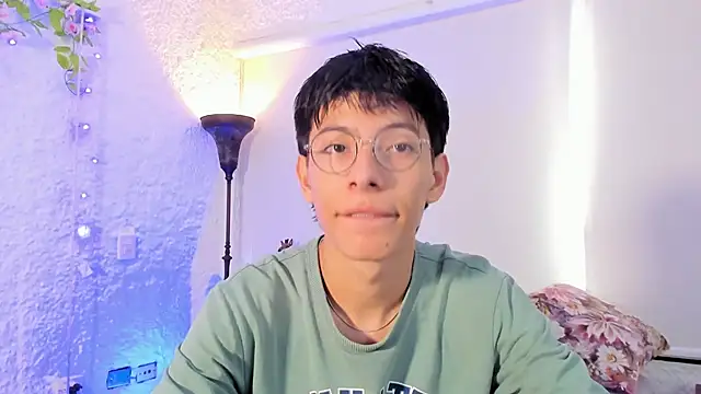 Snapshot of alexandersawyer chatting on March 3, 3:53 pm alexandersawyer online show from March 3, 3:53 pm