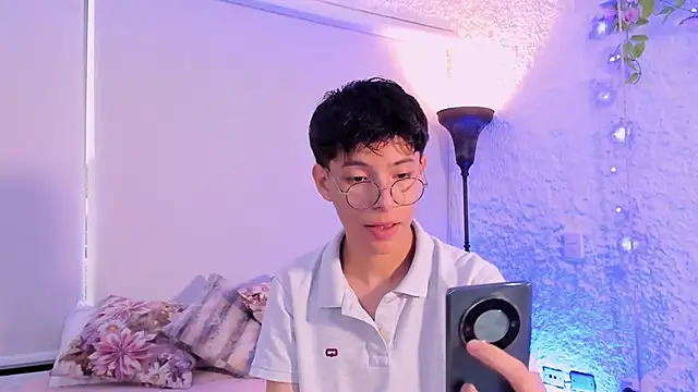 Snapshot of alexandersawyer chatting on March 6, 11:58 am alexandersawyer online show from March 6, 11:58 am