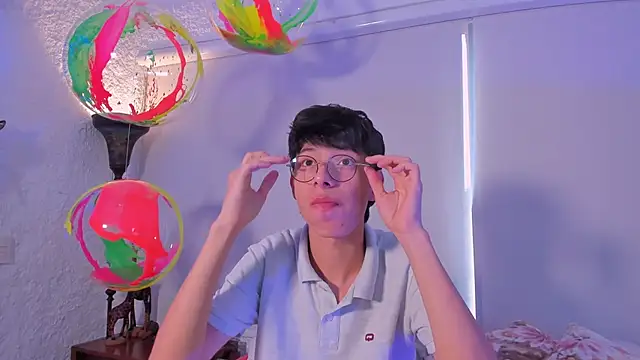 Snapshot of alexandersawyer chatting on March 20, 12:22 pm alexandersawyer online show from March 20, 12:22 pm