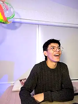 Snapshot of alexandersawyer chatting on March 22, 11:42 am alexandersawyer online show from March 22, 11:42 am