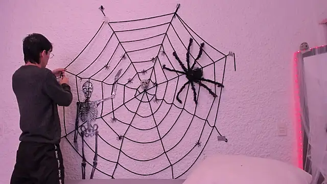 Snapshot of alexandersawyer chatting on October 18, 4:15 am alexandersawyer online show from October 18, 4:15 am