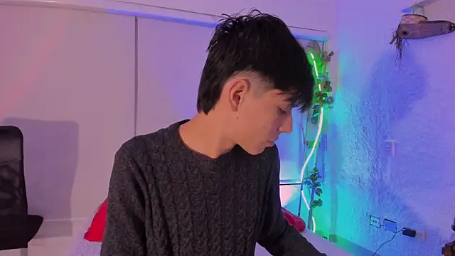 Snapshot of alexandersawyer chatting on October 25, 4:31 am alexandersawyer online show from October 25, 4:31 am