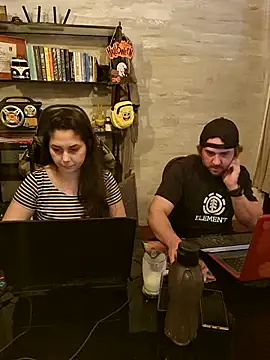 Snapshot of CoelhinhaGostosa chatting on October 24, 5:59 am CoelhinhaGostosa online show from October 24, 5:59 am