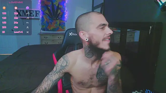 Snapshot of XMeF10 chatting on December 20, 3:47 am XMeF10 online show from December 20, 3:47 am