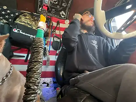 Snapshot of XMeF10 chatting on November 23, 3:23 pm XMeF10 online show from November 23, 3:23 pm