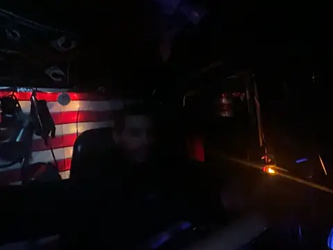 Snapshot of XMeF10 chatting on December 5, 2:53 am XMeF10 online show from December 5, 2:53 am