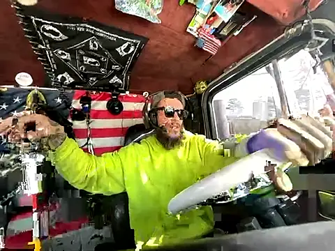 Snapshot of XMeF10 chatting on January 15, 4:00 pm XMeF10 online show from January 15, 4:00 pm