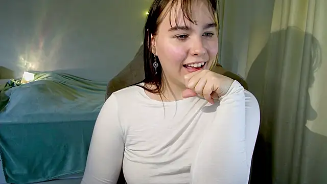 Rosie Nana online show from December 10, 4:38 pm