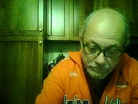 Snapshot of gianbragallini chatting on December 29, 12:20 am gianbragallini online show from December 29, 12:20 am