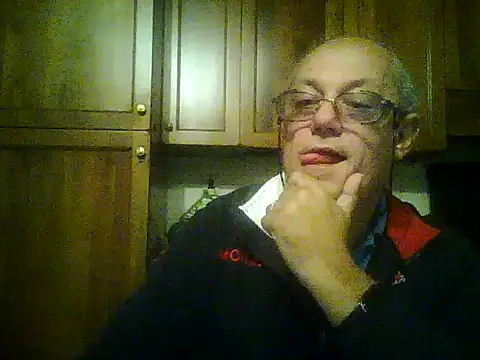 Snapshot of gianbragallini chatting on October 11, 10:08 pm gianbragallini online show from October 11, 10:08 pm